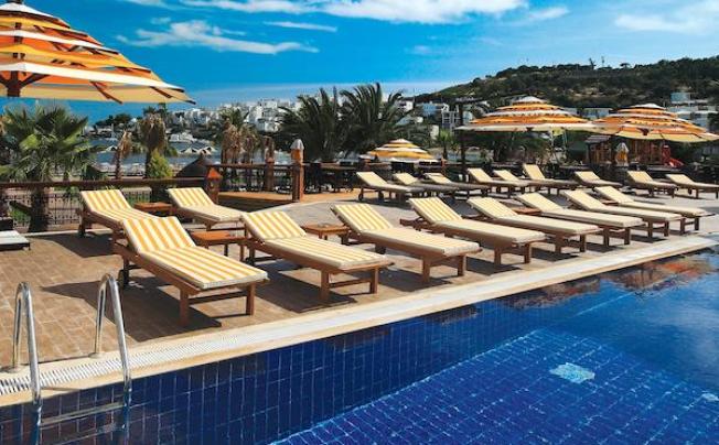 Фото отеля Costa Bitezhan Beach Hotel