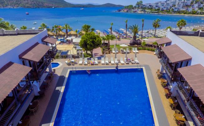Фото отеля Costa Bitezhan Beach Hotel