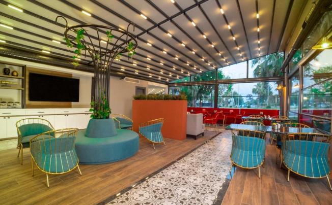 Фото отеля Leaf Port Hotel