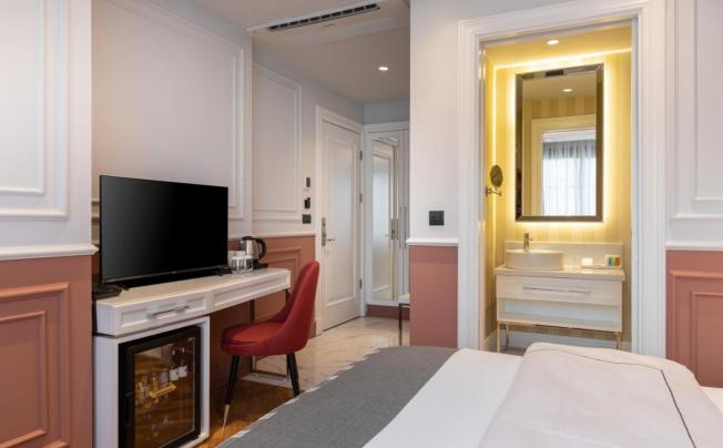 Фото отеля MOTIF HOTEL
