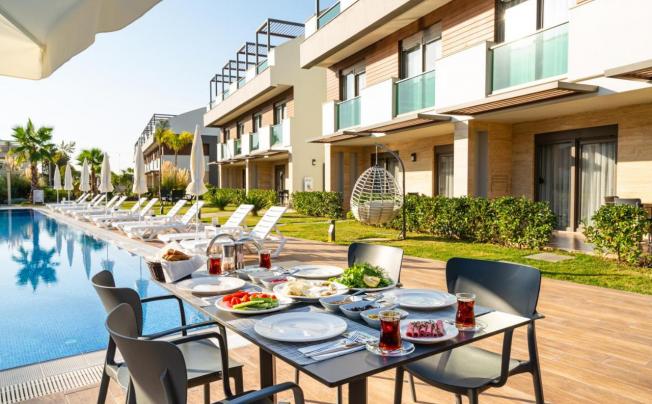 Фото отеля Veranda Beach Suites