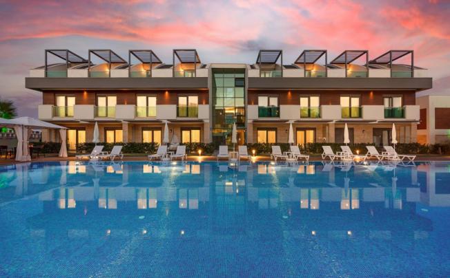 Фото отеля Veranda Beach Suites