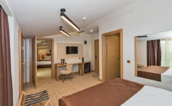 Фото отеля Boursier Hotel