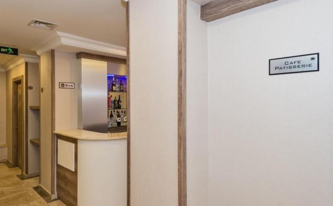 Фото отеля Alphonse Hotel