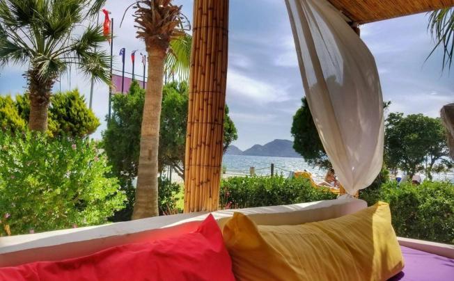Фото отеля Sun & Sea Beach Hotel