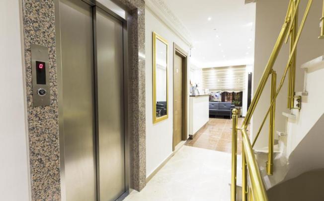 Фото отеля Zendy Suite Hotel