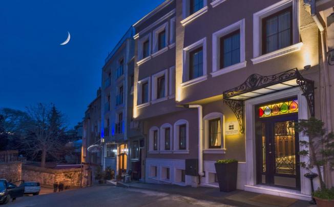 Фото отеля FOUR DOORS HOTEL