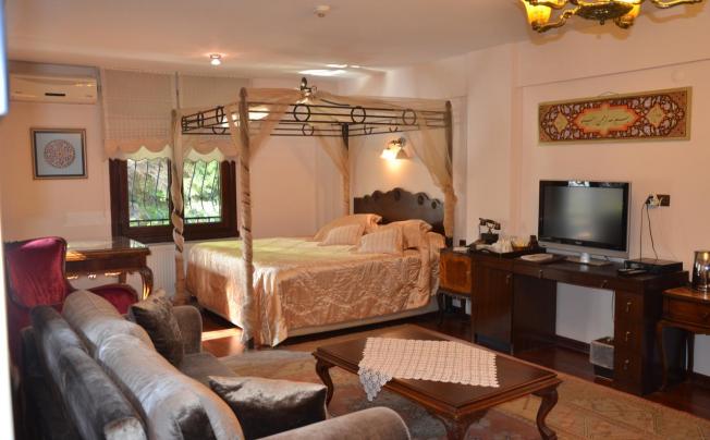 Фото отеля Villa Sphendone Suites Istanbul