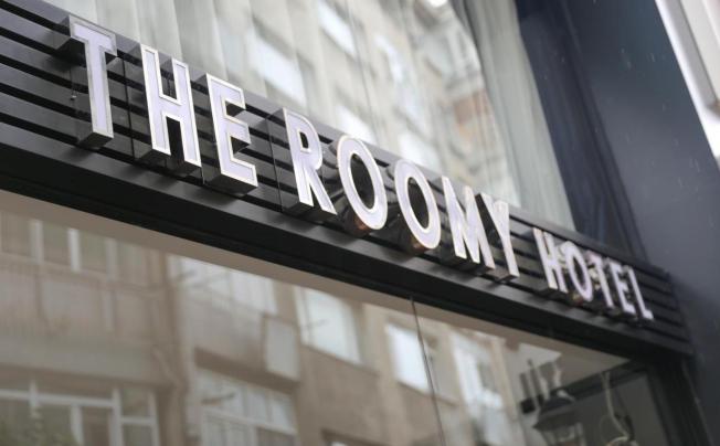 Фото отеля The Roomy Hotel