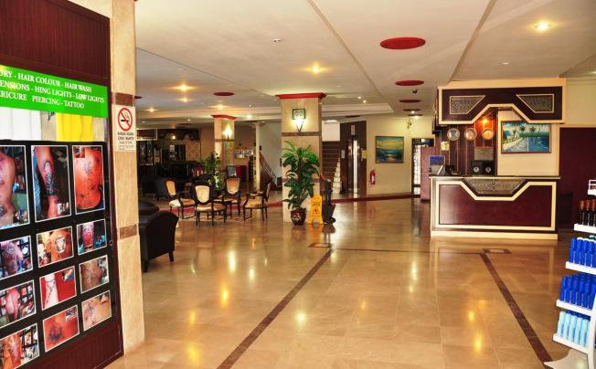 Фото отеля MUSTIS ROYAL PLAZA