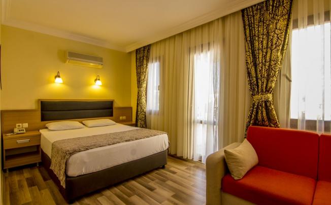Фото отеля Magic Tulip Beach hotel