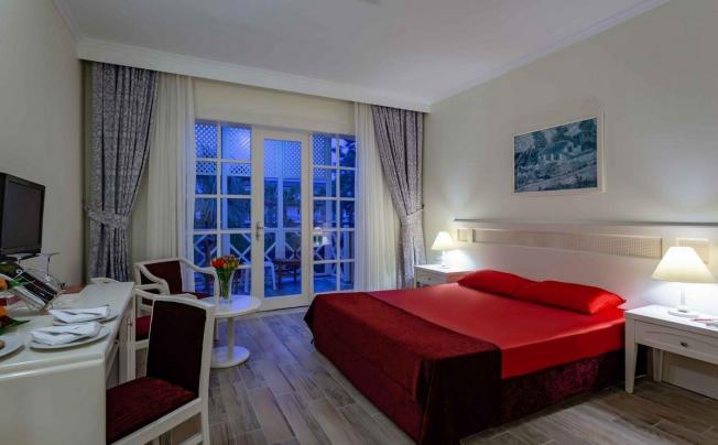 Фото отеля Euphoria Palm Beach Resort