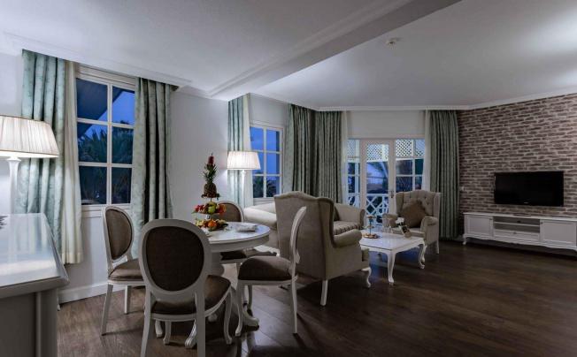 Фото отеля Euphoria Palm Beach Resort