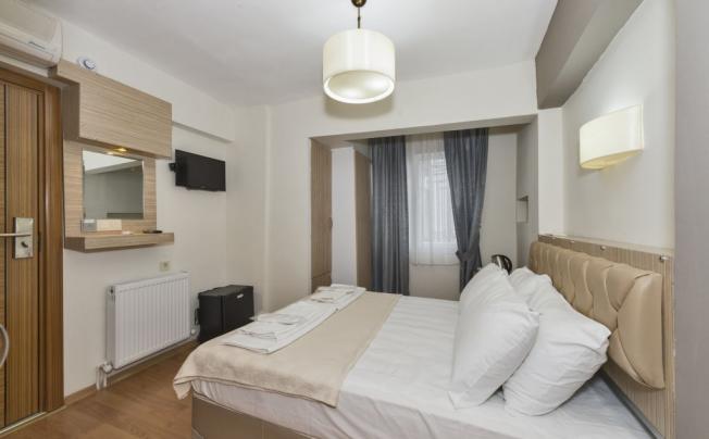 Фото отеля Metrolux Hotel					