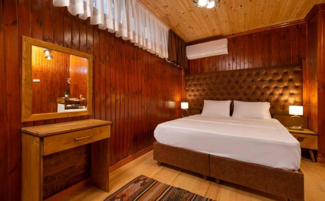 Фото отеля Wonder Wood Hotel