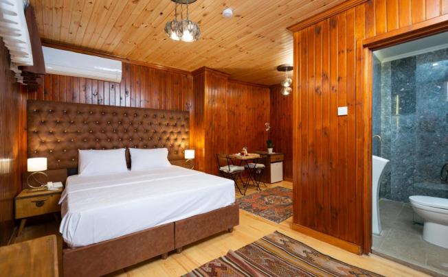 Фото отеля Wonder Wood Hotel