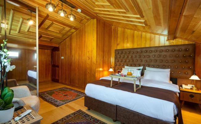 Фото отеля Wonder Wood Hotel