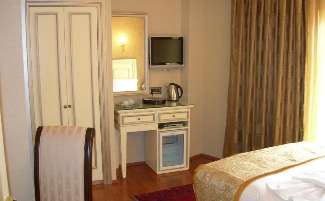 Фото отеля Maywood hotel