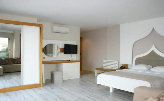 Фото отеля Ladonia Breeze Beach Hotel