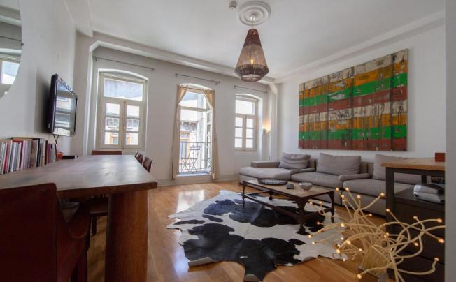 Фото отеля Chiconomy Suites