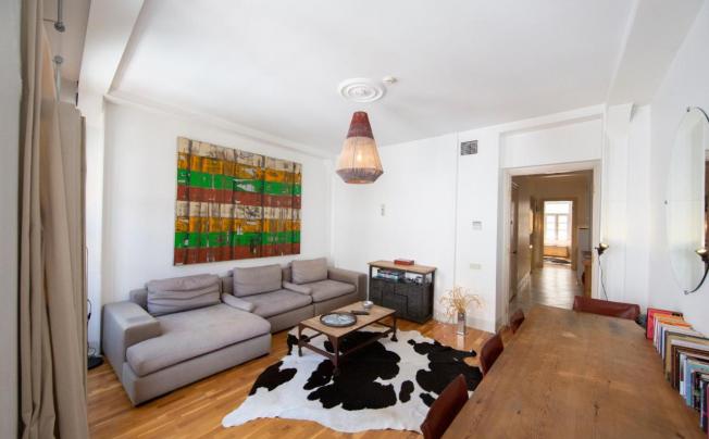 Фото отеля Chiconomy Suites