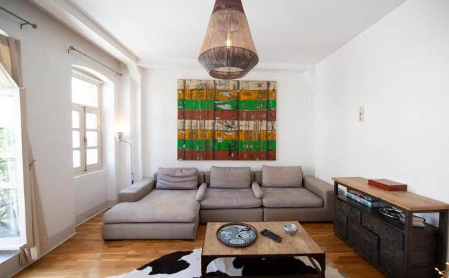 Фото отеля Chiconomy Suites