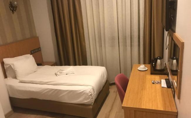 Фото отеля Realist Hotel