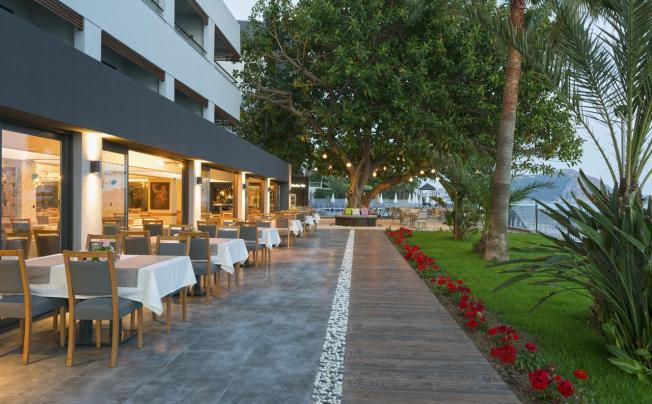 Фото отеля Floria Beach Hotel