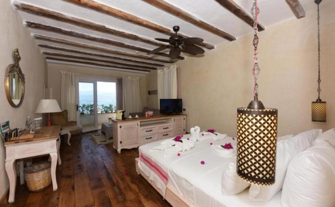 Фото отеля UNIQUE BOUTIQUE HOTEL 