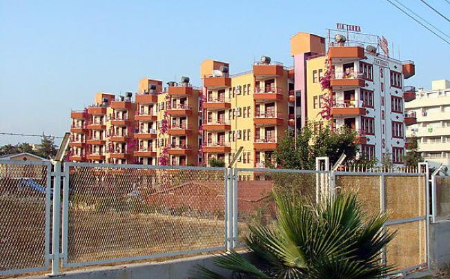 Фото отеля Via Terra Sunrise Apartments
