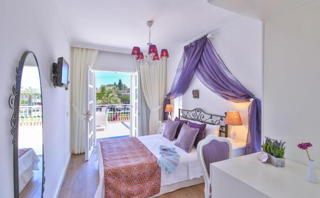 Фото отеля ALACATI SORF HOTEL