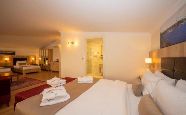 Фото отеля PORTA ROMANOS HOTEL