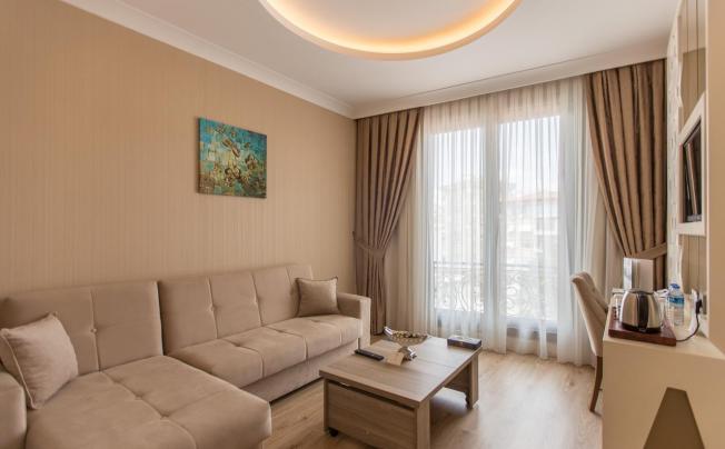 Фото отеля THE GRAND MIRA HOTEL