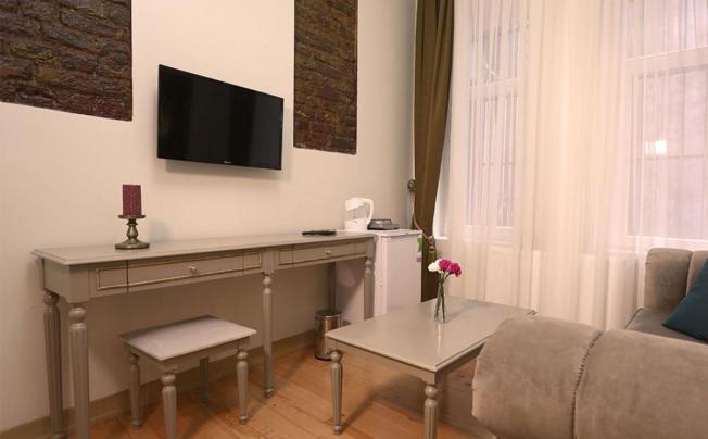 Фото отеля Hutsuite Hotel