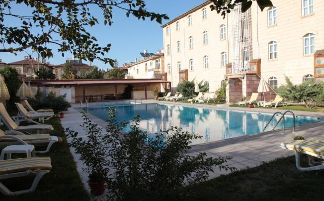 Фото отеля Tassaray Hotel