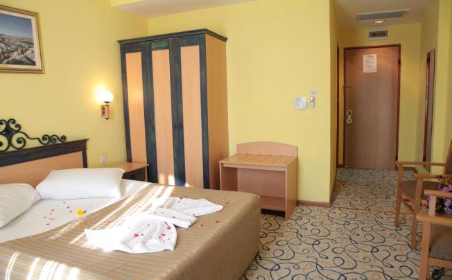 Фото отеля TASSARAY HOTEL