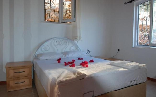 Фото отеля Bougainville House