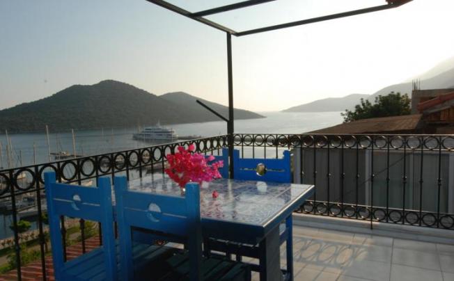 Фото отеля Bougainville House