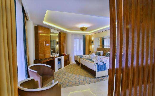 Фото отеля BEETHOVEN PREMIUM HOTEL