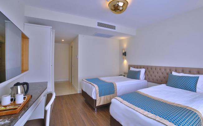 Фото отеля BEETHOVEN PREMIUM HOTEL