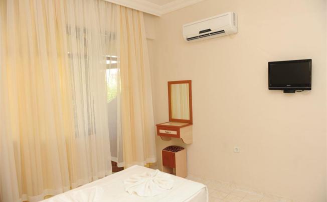 Фото отеля Holiday World Hotel