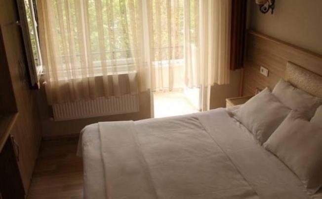 Фото отеля Bonjour Guest House