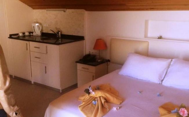 Фото отеля Golden Life Heights Deluxe Suit Hotel