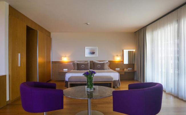 Фото отеля ONLIVE DELUXE HOTEL