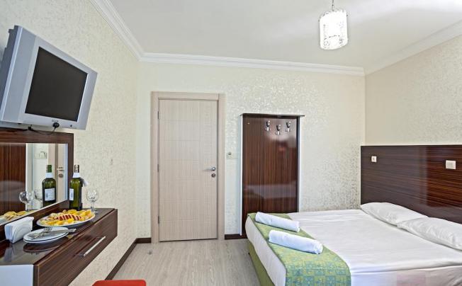 Фото отеля Sato hOtel Lara