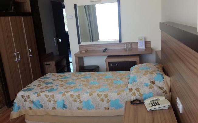 Фото отеля Lara Hotel