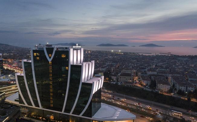 Фото отеля Elite World Asia Hotel