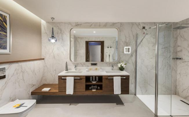 Фото отеля Elite World Asia Hotel