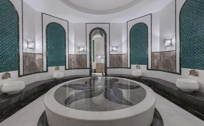 Фото отеля Elite World Asia Hotel