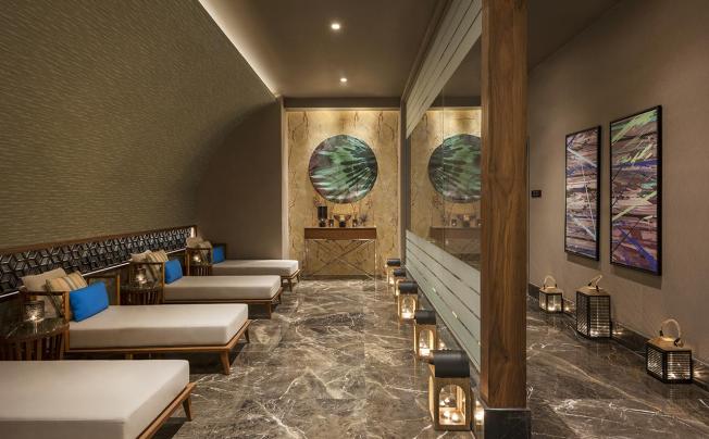 Фото отеля Elite World Asia Hotel